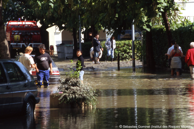 Sgolne ROYAL, Ministre de lEcologie, rappelle  l'ordre les maires concerns par les risques dinondation
