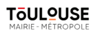 Dans un contexte marqu� par l'intensification des risques climatiques, sanitaires, technologiques et s�curitaires, Toulouse M�tropole et la Ville de Toulouse renforcent leur capacit� de r�silience et d'adaptation au service des habitants. 

M�tropole europ�enne en forte croissance, forte de pr�s d'un million d'habitants, Toulouse porte une ambition �lev�e en mati�re de protection des populations, de gestion des crises et de continuit� des services essentiels. 

Pour accompagner cette ambition, nous recrutons le Directeur ou la Directrice de la Protection des Populations, cadre dirigeant charg� de d�finir et de conduire la strat�gie m�tropolitaine de pr�vention, de pr�paration et de r�ponse aux risques majeurs. 

Membre du collectif de direction de la Direction G�n�rale des S�curit�s et de l'�v�nementiel, vous contribuez � la d�finition des orientations strat�giques de la collectivit� en mati�re de s�curit� globale, de r�silience territoriale et de protection des populations. Vous �tes l'interlocuteur privil�gi� des autorit�s de l'�tat sur l'ensemble des enjeux relevant de votre p�rim�tre. 

Dans ce cadre, vous �tes plus particuli�rement en charge de :

    d�finir et porter la strat�gie m�tropolitaine de protection des populations : vous construisez et d�ployez une vision int�gr�e de la protection des populations, en articulant pr�vention, anticipation, gestion des risques et r�silience territorial e accompagnez les �lus et la direction g�n�rale dans l'identification des vuln�rabilit�s du territoire et la d�finition des priorit�s d'action. 
    renforcer la pr�paration de la collectivit� aux crises majeures : vous pilotez les dispositifs de pr�paration, de planification et de gestion de crise de la Ville et de la M�tropole. Vous veillez � l'actualisation des plans de sauvegarde, d�veloppez les exercices de crise et contribuez � renforcer la capacit� de r�action des services face aux �v�nements majeurs susceptibles d'affecter le territoire 
    garantir la s�curit� des habitants au travers des politiques de pr�vention des risques : vous coordonnez les actions men�es en mati�re de risques naturels, technologiques, sanitaires et structurels. Vous veillez � la coh�rence des interventions et � la mobilisation des directions concern�es afin de r�duire l'exposition des populations aux risques.  
    assurer la ma�trise des enjeux li�s � la s�curit� des b�timents et des �tablissements recevant du public : vous garantissez la mise en �uvre des politiques relatives � la s�curit� incendie, � l'accessibilit�, aux �tablissements recevant du public et � la pr�vention des risques li�s au b�ti. Vous �tes �galement garant de la conduite des proc�dures relevant des pouvoirs de police administrative en mati�re de s�curit� des constructions et des immeubles mena�ant ruine. 
    d�velopper une politique ambitieuse de sant� publique et d'hygi�ne : vous pilotez les actions relevant des comp�tences de la collectivit� en mati�re de sant� environnementale, d'hygi�ne et de protection de la sant� des populations, en lien avec les partenaires institutionnels et sanitaires du territoire.
    faire de la r�silience territoriale un objectif partag� par l'ensemble des acteurs : vous d�veloppez une approche transversale de la gestion des risques et mobilisez les directions de la collectivit�, les services de l'�tat, les organismes de secours et les principaux partenaires du territoire autour d'une culture commune de la pr�vention et de la r�silience.  
    manager et faire �voluer une direction d'expertise : vous animez et accompagnez des �quipes pluridisciplinaires compos�es d'experts reconnus. Vous favorisez l'innovation, la coop�ration, le d�veloppement des comp�tences et les d�marches de conduite du changement afin de r�pondre aux nouveaux enjeux de protection des populations.