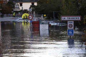 crue de l'Isère à La Tronche