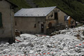 Crue du torrent des �tan�ons � la B�rarde - b�timents engrav�s dans le centre du village