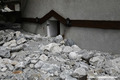Crue du torrent des �tan�ons � la B�rarde - b�timent engrav� dans le centre du village