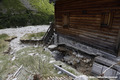 Crue du torrent des �tan�ons � la B�rarde - habitation affouill�e